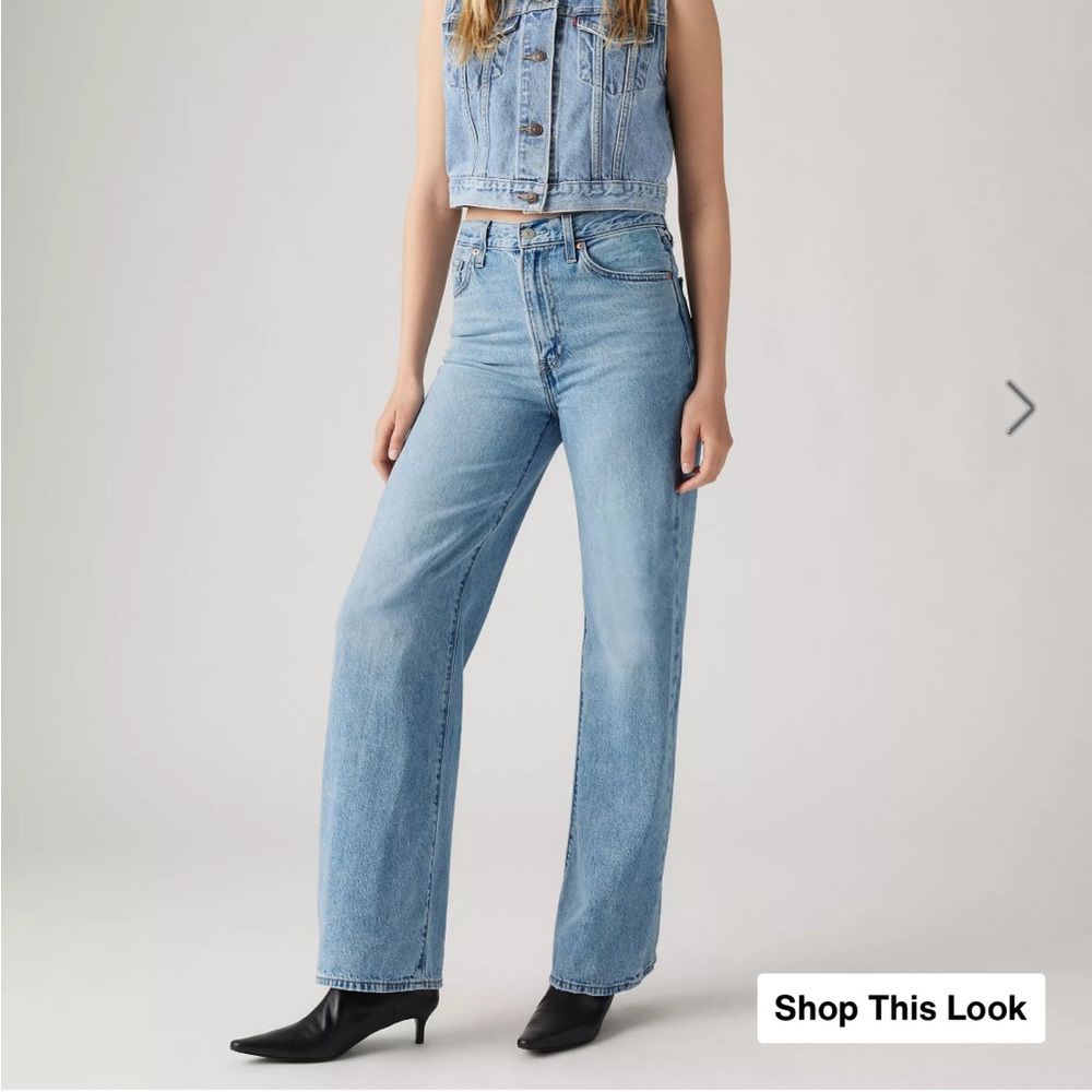 Levi’s Ribcage Wide Leg Jeans - Size 27